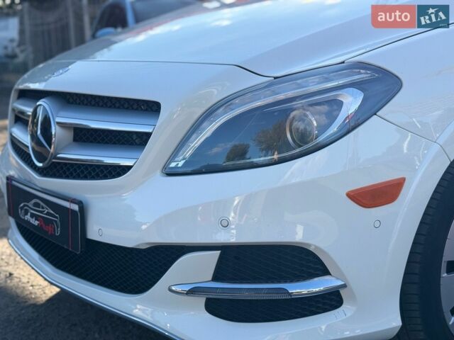 Білий Мерседес Б-клас, об'ємом двигуна 0 л та пробігом 129 тис. км за 11999 $, фото 13 на Automoto.ua