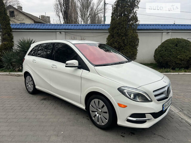 Білий Мерседес Б-клас, об'ємом двигуна 0 л та пробігом 64 тис. км за 13500 $, фото 1 на Automoto.ua