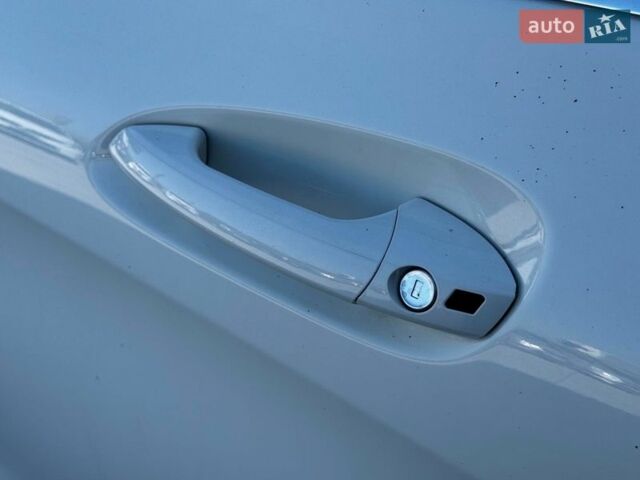 Белый Мерседес Б-класс, объемом двигателя 0 л и пробегом 89 тыс. км за 10990 $, фото 12 на Automoto.ua