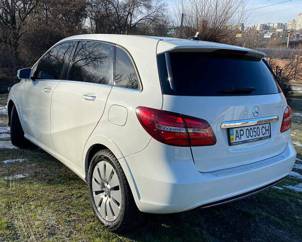 Білий Мерседес Б-клас, об'ємом двигуна 0 л та пробігом 113 тис. км за 10500 $, фото 10 на Automoto.ua