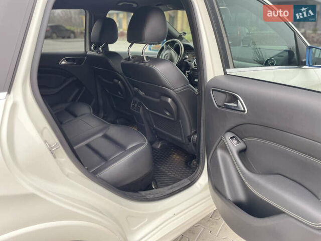 Белый Мерседес Б-класс, объемом двигателя 0 л и пробегом 103 тыс. км за 9500 $, фото 25 на Automoto.ua