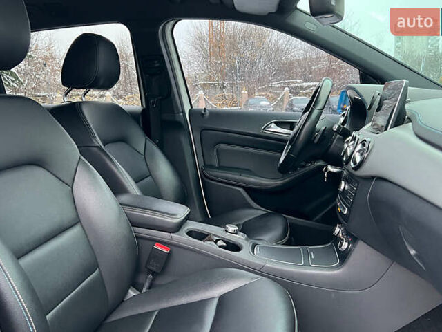 Белый Мерседес Б-класс, объемом двигателя 0 л и пробегом 146 тыс. км за 11700 $, фото 17 на Automoto.ua