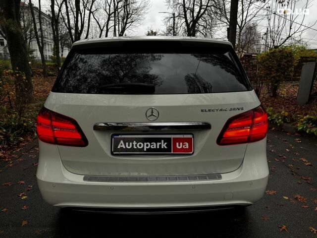 Белый Мерседес Б-класс, объемом двигателя 0 л и пробегом 120 тыс. км за 9440 $, фото 6 на Automoto.ua