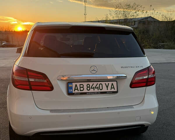 Белый Мерседес Б-класс, объемом двигателя 0 л и пробегом 81 тыс. км за 10950 $, фото 4 на Automoto.ua