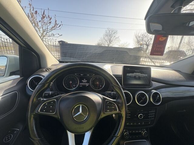 Білий Мерседес Б-клас, об'ємом двигуна 0 л та пробігом 147 тис. км за 8700 $, фото 21 на Automoto.ua