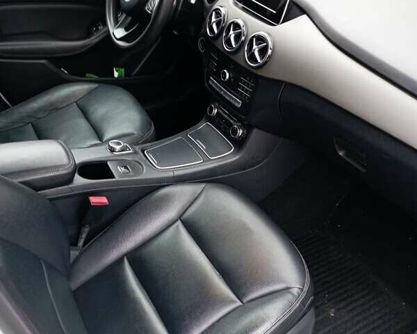 Белый Мерседес Б-класс, объемом двигателя 1.5 л и пробегом 323 тыс. км за 10300 $, фото 8 на Automoto.ua