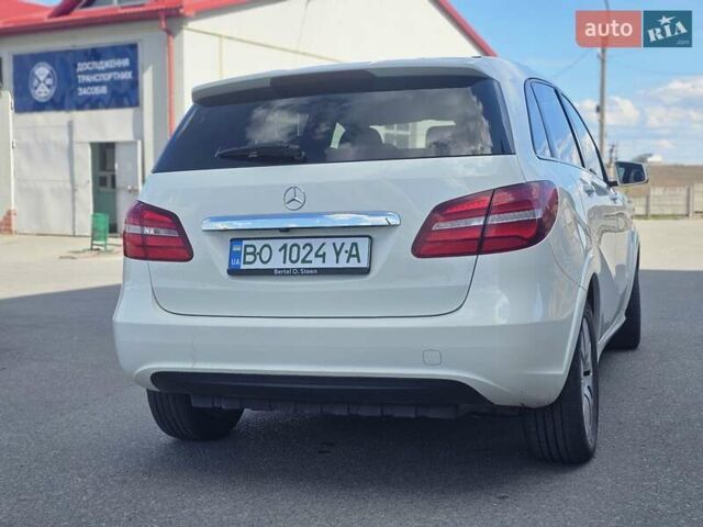 Білий Мерседес Б-клас, об'ємом двигуна 0 л та пробігом 175 тис. км за 12500 $, фото 8 на Automoto.ua