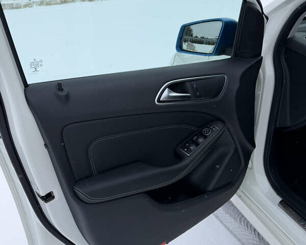 Білий Мерседес Б-клас, об'ємом двигуна 0 л та пробігом 99 тис. км за 10200 $, фото 14 на Automoto.ua