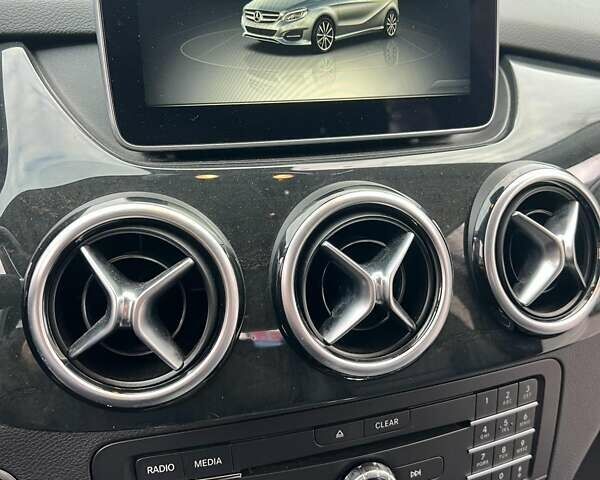 Белый Мерседес Б-класс, объемом двигателя 0 л и пробегом 65 тыс. км за 13500 $, фото 11 на Automoto.ua