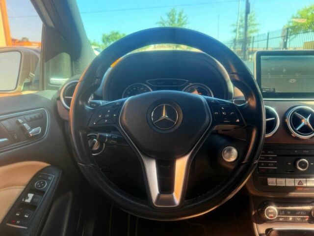 Белый Мерседес Б-класс, объемом двигателя 0 л и пробегом 75 тыс. км за 9900 $, фото 8 на Automoto.ua