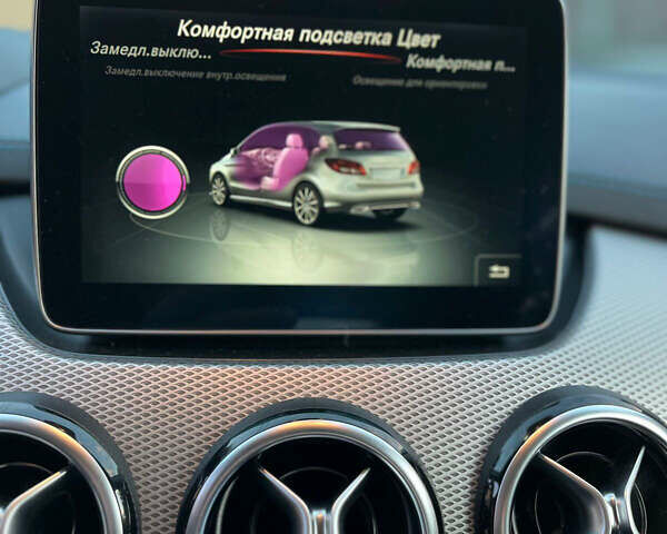 Белый Мерседес Б-класс, объемом двигателя 0 л и пробегом 170 тыс. км за 10500 $, фото 25 на Automoto.ua