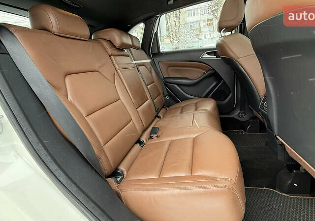 Белый Мерседес Б-класс, объемом двигателя 2.14 л и пробегом 236 тыс. км за 12600 $, фото 26 на Automoto.ua