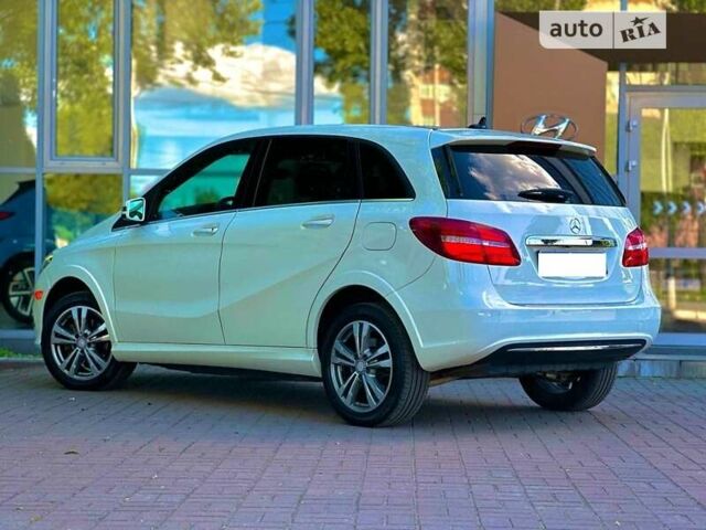 Білий Мерседес Б-клас, об'ємом двигуна 0 л та пробігом 170 тис. км за 15500 $, фото 11 на Automoto.ua