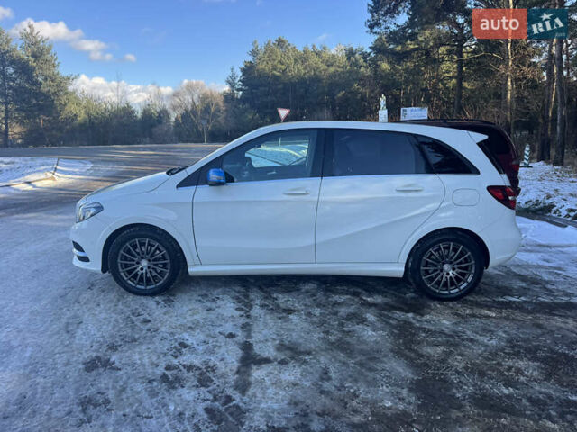 Белый Мерседес Б-класс, объемом двигателя 0 л и пробегом 88 тыс. км за 10800 $, фото 1 на Automoto.ua