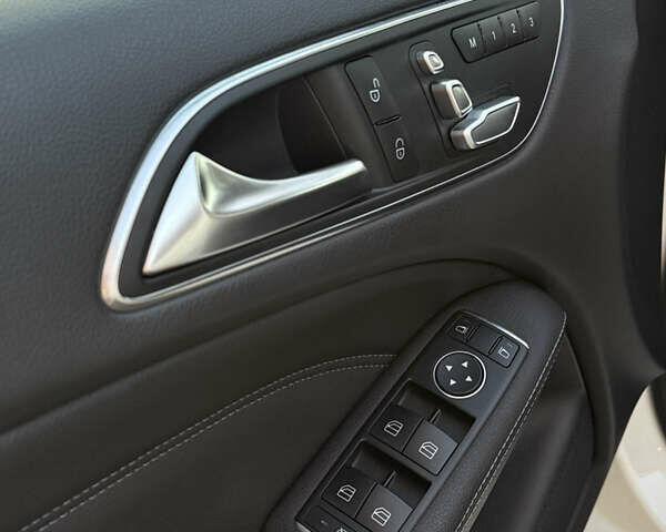 Белый Мерседес Б-класс, объемом двигателя 0 л и пробегом 81 тыс. км за 10950 $, фото 43 на Automoto.ua