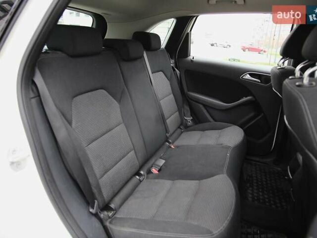 Белый Мерседес Б-класс, объемом двигателя 0 л и пробегом 158 тыс. км за 9500 $, фото 8 на Automoto.ua