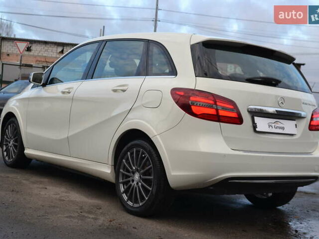 Білий Мерседес Б-клас, об'ємом двигуна 0 л та пробігом 104 тис. км за 10799 $, фото 10 на Automoto.ua