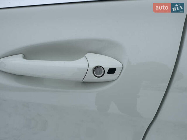 Белый Мерседес Б-класс, объемом двигателя 0 л и пробегом 67 тыс. км за 10900 $, фото 35 на Automoto.ua