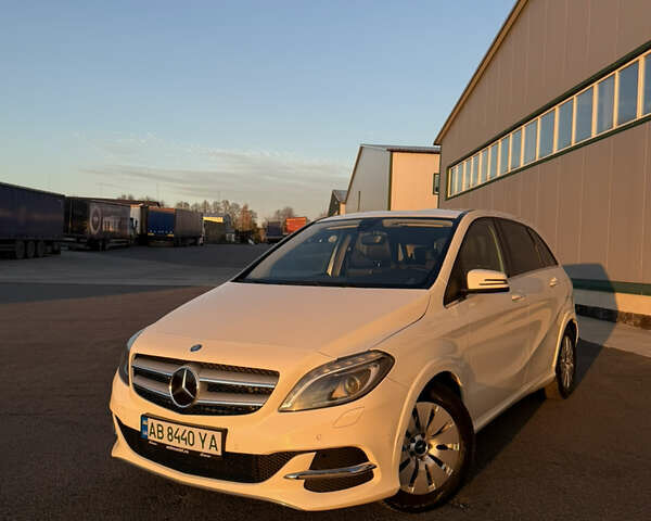 Белый Мерседес Б-класс, объемом двигателя 0 л и пробегом 81 тыс. км за 10950 $, фото 68 на Automoto.ua