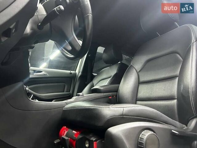 Белый Мерседес Б-класс, объемом двигателя 0 л и пробегом 132 тыс. км за 11700 $, фото 9 на Automoto.ua