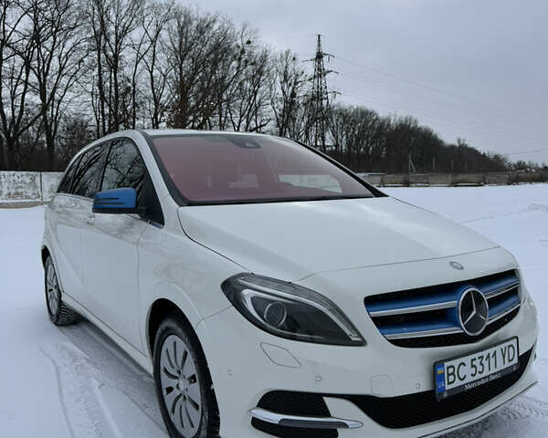 Білий Мерседес Б-клас, об'ємом двигуна 0 л та пробігом 99 тис. км за 10200 $, фото 8 на Automoto.ua