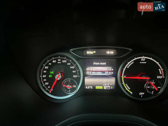 Белый Мерседес Б-класс, объемом двигателя 0 л и пробегом 108 тыс. км за 11500 $, фото 6 на Automoto.ua