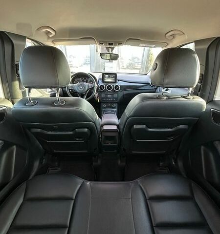 Білий Мерседес Б-клас, об'ємом двигуна 1.99 л та пробігом 73 тис. км за 14800 $, фото 12 на Automoto.ua