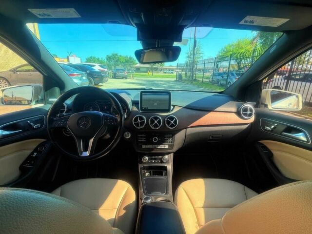 Белый Мерседес Б-класс, объемом двигателя 0 л и пробегом 75 тыс. км за 9900 $, фото 5 на Automoto.ua