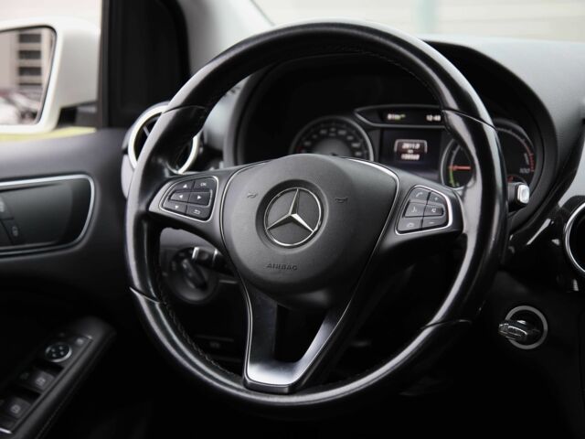 Белый Мерседес Б-класс, объемом двигателя 0 л и пробегом 158 тыс. км за 9500 $, фото 13 на Automoto.ua