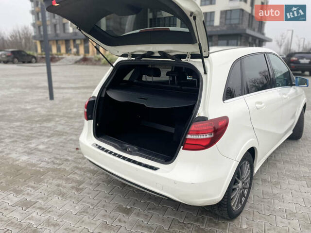 Белый Мерседес Б-класс, объемом двигателя 0 л и пробегом 103 тыс. км за 9500 $, фото 30 на Automoto.ua