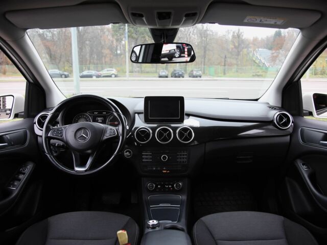 Белый Мерседес Б-класс, объемом двигателя 0 л и пробегом 158 тыс. км за 9500 $, фото 11 на Automoto.ua