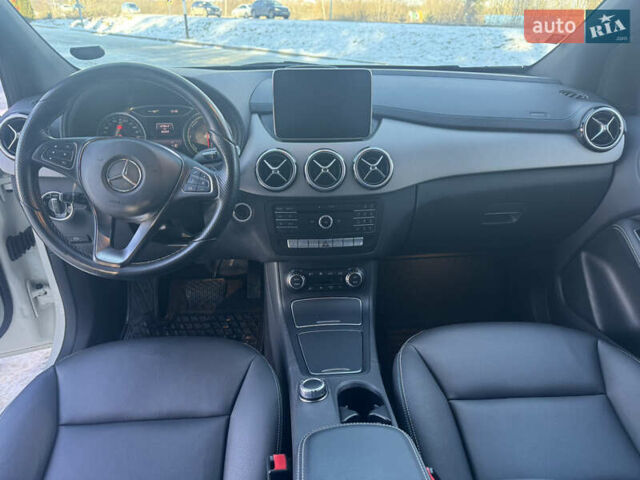 Белый Мерседес Б-класс, объемом двигателя 0 л и пробегом 88 тыс. км за 10800 $, фото 7 на Automoto.ua