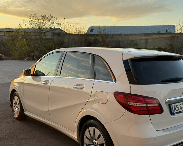 Белый Мерседес Б-класс, объемом двигателя 0 л и пробегом 81 тыс. км за 10950 $, фото 6 на Automoto.ua