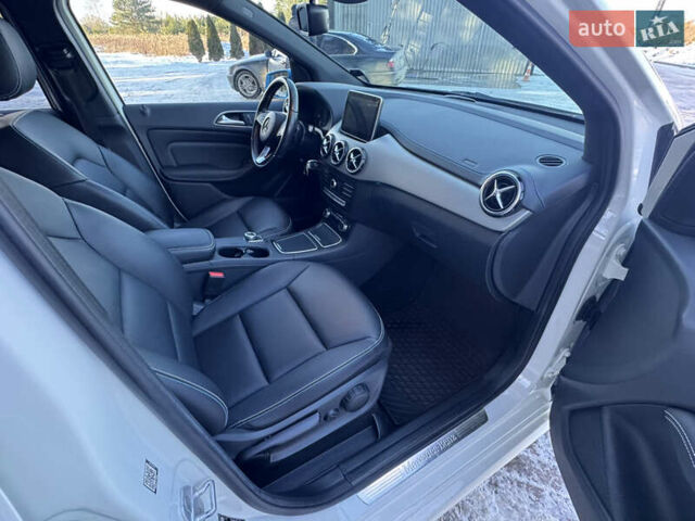 Белый Мерседес Б-класс, объемом двигателя 0 л и пробегом 88 тыс. км за 10800 $, фото 16 на Automoto.ua