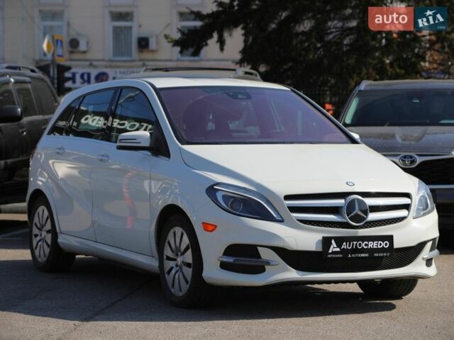 Білий Мерседес Б-клас, об'ємом двигуна 0 л та пробігом 137 тис. км за 14500 $, фото 2 на Automoto.ua