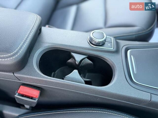 Белый Мерседес Б-класс, объемом двигателя 0 л и пробегом 90 тыс. км за 9800 $, фото 53 на Automoto.ua