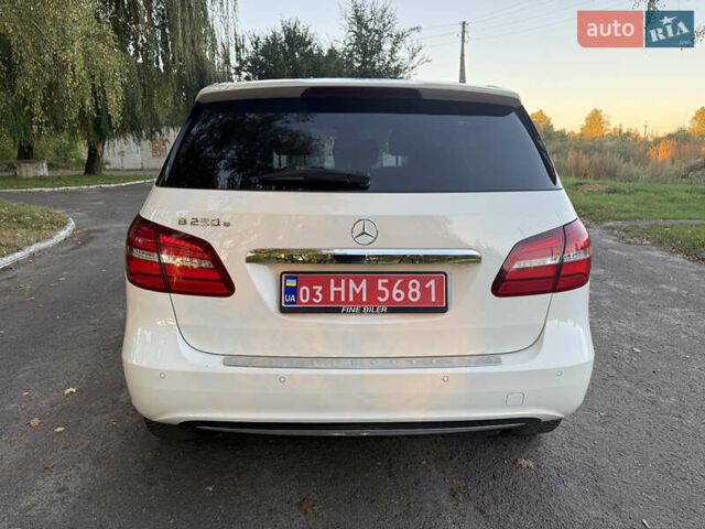 Білий Мерседес Б-клас, об'ємом двигуна 0 л та пробігом 70 тис. км за 10350 $, фото 5 на Automoto.ua