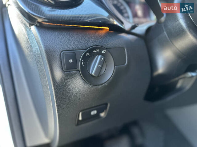 Білий Мерседес Б-клас, об'ємом двигуна 0 л та пробігом 63 тис. км за 11900 $, фото 20 на Automoto.ua