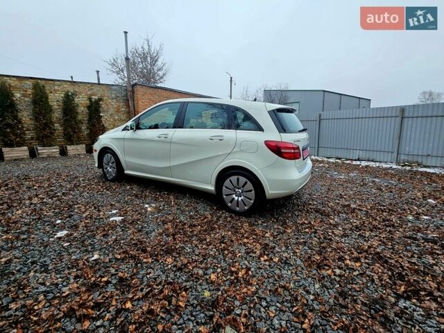 Білий Мерседес Б-клас, об'ємом двигуна 0 л та пробігом 179 тис. км за 9000 $, фото 4 на Automoto.ua