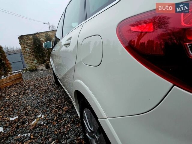 Білий Мерседес Б-клас, об'ємом двигуна 0 л та пробігом 179 тис. км за 9000 $, фото 31 на Automoto.ua