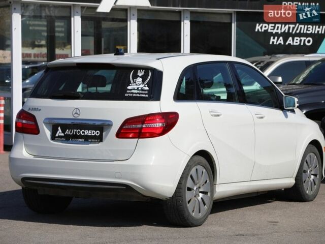 Білий Мерседес Б-клас, об'ємом двигуна 0 л та пробігом 137 тис. км за 14500 $, фото 4 на Automoto.ua