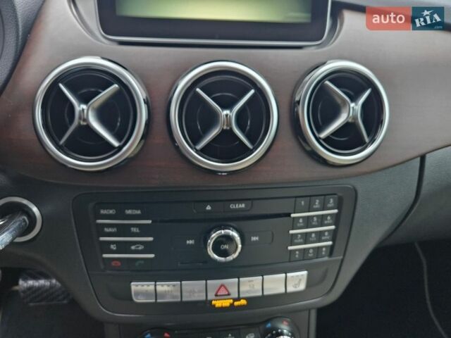 Білий Мерседес Б-клас, об'ємом двигуна 0 л та пробігом 179 тис. км за 9000 $, фото 94 на Automoto.ua