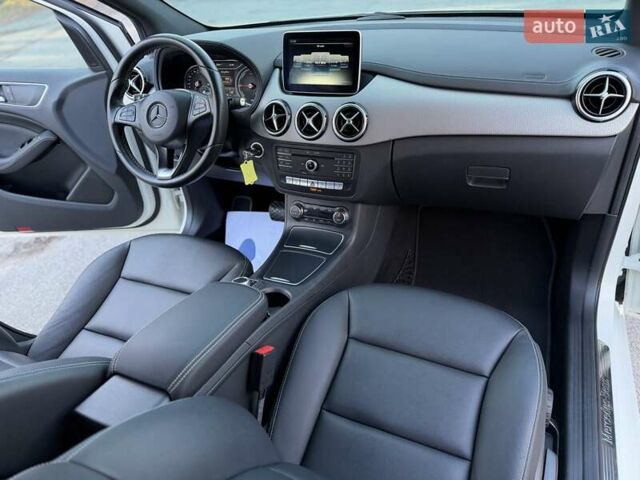 Белый Мерседес Б-класс, объемом двигателя 0 л и пробегом 90 тыс. км за 9800 $, фото 37 на Automoto.ua