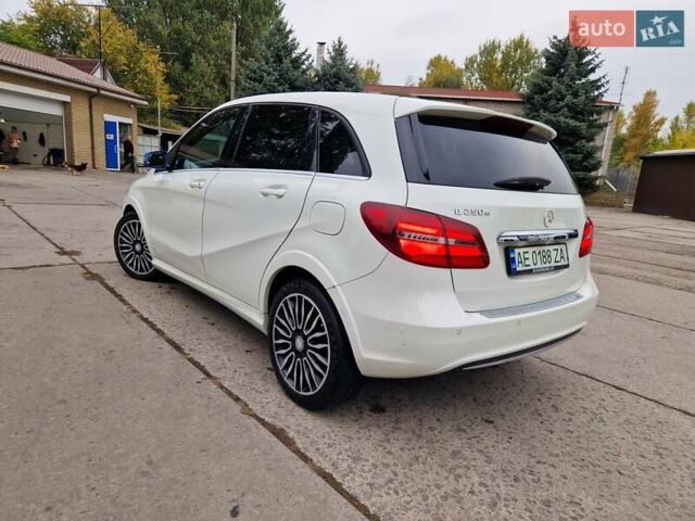 Мерседес Б-клас 2016 у Дніпро (Дніпропетровську) на Automoto.ua Білий Мерседес Б-клас, об'ємом двигуна 0 л та пробігом 99 тис. км за 11999 $, фото 5 на Automoto.ua