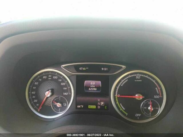 Белый Мерседес Б-класс, объемом двигателя 1 л и пробегом 62 тыс. км за 3200 $, фото 5 на Automoto.ua