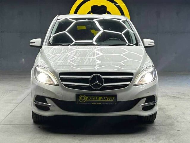 Білий Мерседес Б-клас, об'ємом двигуна 0 л та пробігом 120 тис. км за 11800 $, фото 1 на Automoto.ua