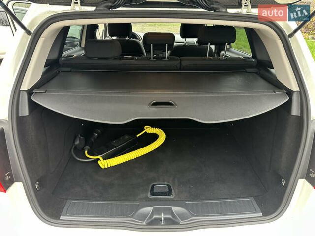 Білий Мерседес Б-клас, об'ємом двигуна 0 л та пробігом 54 тис. км за 10200 $, фото 12 на Automoto.ua