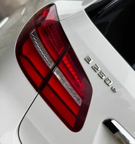 Белый Мерседес Б-класс, объемом двигателя 0 л и пробегом 117 тыс. км за 9950 $, фото 21 на Automoto.ua