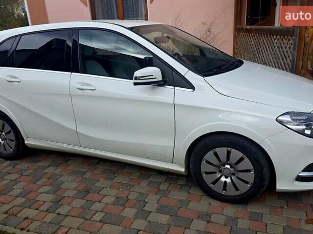 Білий Мерседес Б-клас, об'ємом двигуна 0 л та пробігом 70 тис. км за 10700 $, фото 1 на Automoto.ua