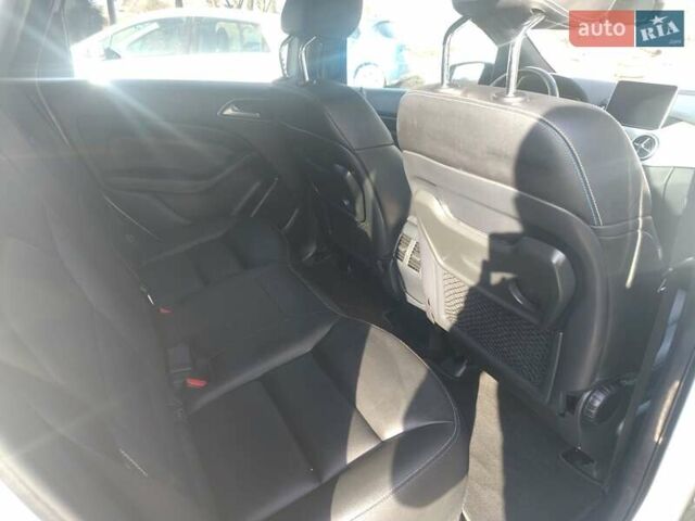 Белый Мерседес Б-класс, объемом двигателя 0 л и пробегом 117 тыс. км за 9850 $, фото 10 на Automoto.ua